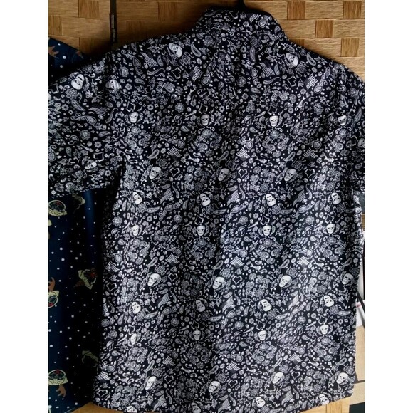 2 Rugby University Men's Shirt's Button Size S/M Santa Dogs/Skull Flag Prints. - Picture 5 of 15